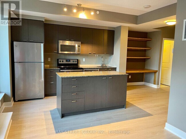 Photo du bâtiment - 88-288 Sheppard Ave E