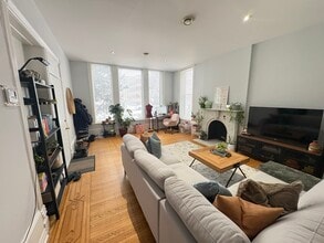 Building Photo - 262 James St S