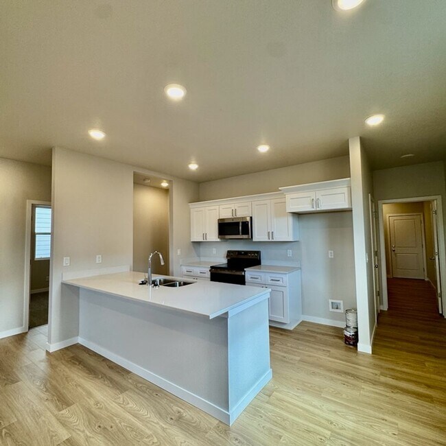 Foto del edificio - Beautiful Brand New Home!