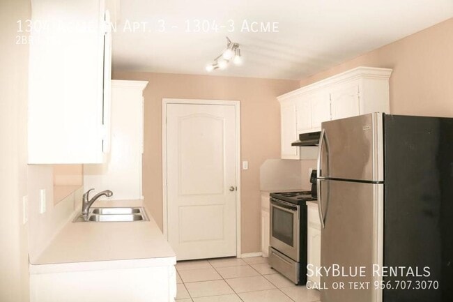 Building Photo - 1304 Acme Ln