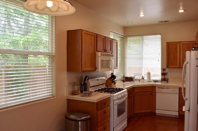 Building Photo - 3540 Heron's Cir