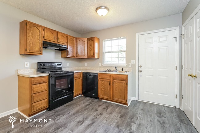 Building Photo - 1350 Woodruff Glen Dr