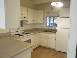 Building Photo - 801 Northwood Blvd