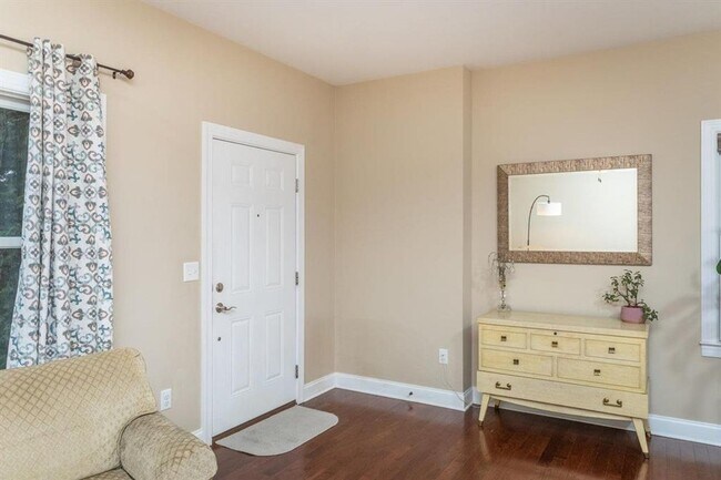 Foto del edificio - Spacious Townhouse with BONUS THEATER ROOM