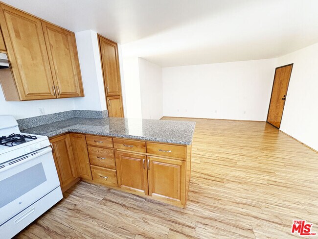 Foto del edificio - 5440 Carlton Way