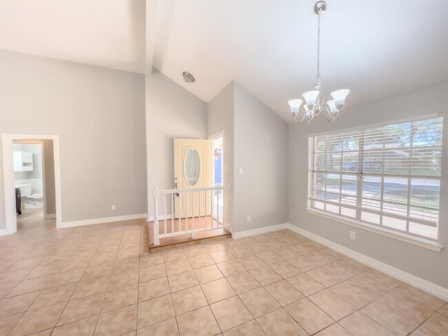 Building Photo - 15507 Pebble Lake Dr