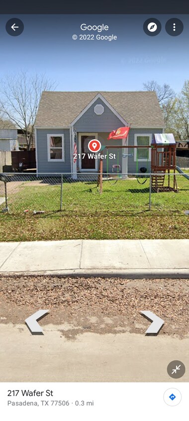 Lovely little house in quiet neighborhood, two blocks from freeway. Nice small back yard. - 217 Wafer St