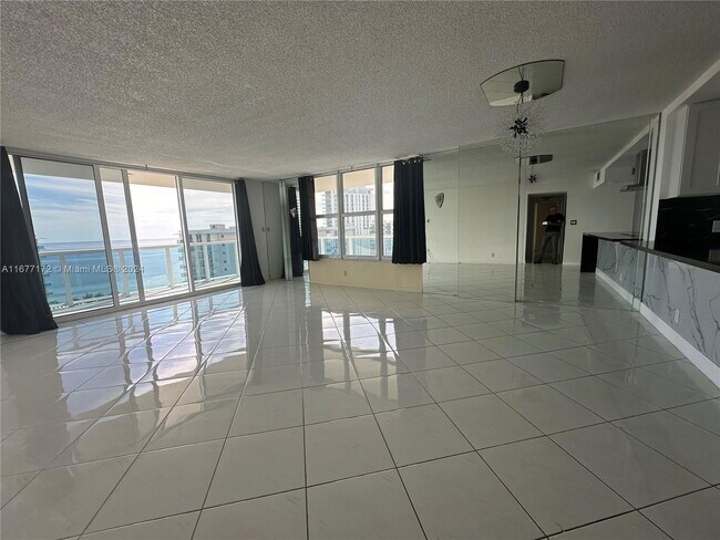 Building Photo - 3800 S Ocean Dr