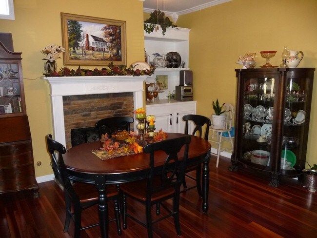 Foto del edificio - 346 Pinehurst Way