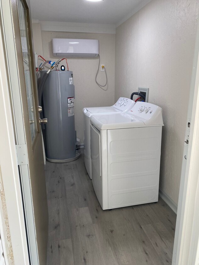 Foto del edificio - 626 Edward St