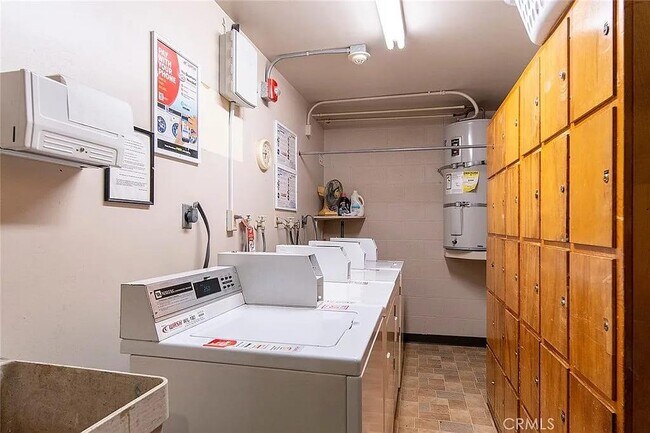 Foto del edificio - 2121 E 1st St