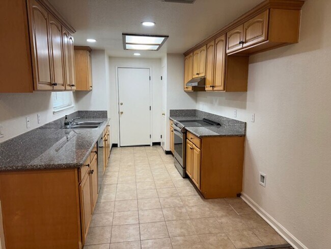Foto del edificio - Duplex for Rent in Sacramento, CA