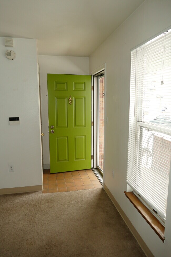 Building Photo - 1150 Inca St