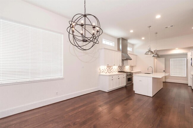 Foto del edificio - 3821 N Braeswood Blvd