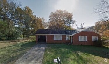 Building Photo - 1704 Central St