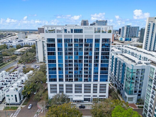 Foto del edificio - Luxury Corner Unit in Downtown Orlando’s Premier High-Rise Building