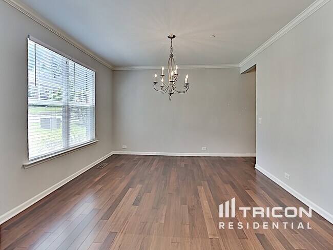 Building Photo - 6005 Christmas Dr