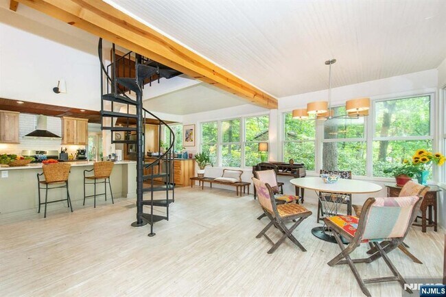 Foto del edificio - 37 N Rd