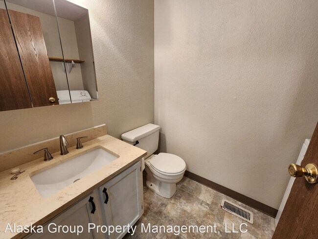 Foto del edificio - 3 br, 1.5 bath House - 8441 Ragged Top Cir