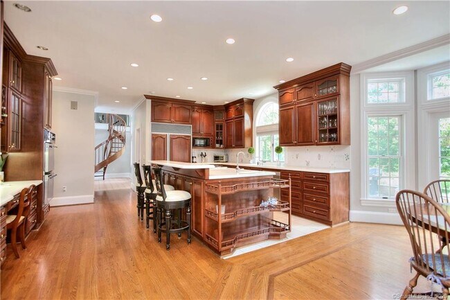 Building Photo - 100 Beagling Cir