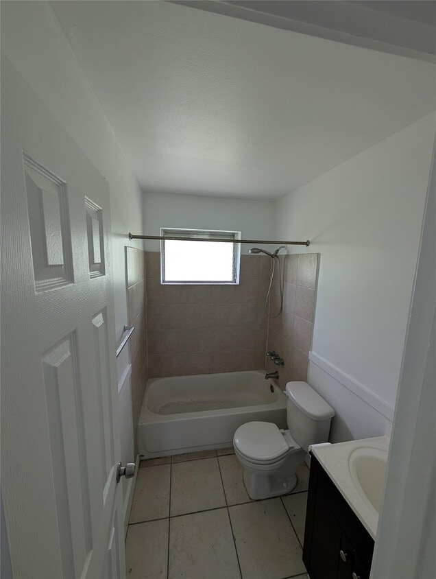 Foto del edificio - 751 NE 83rd Terrace