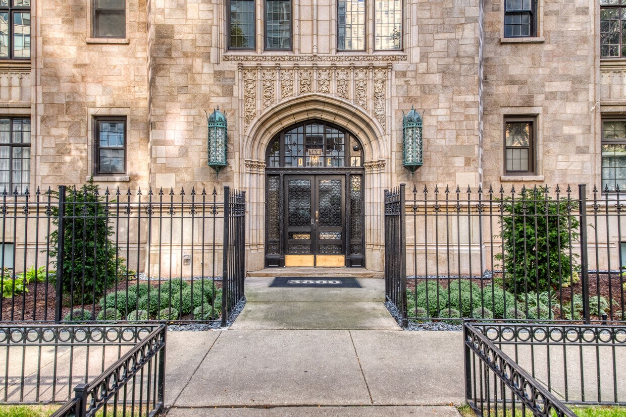 Foto principal - 3800 N Lake Shore Dr