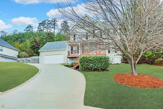 Building Photo - 1060 Whispering Woods Dr