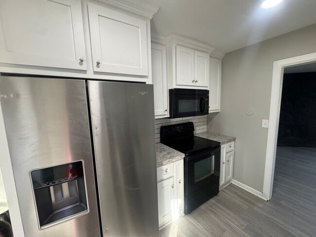 Building Photo - 541 S Deveron Dr