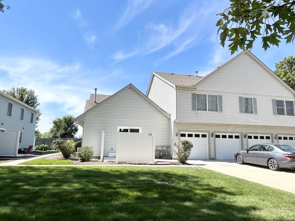 135 Spuhler Dr Unit 135, Batavia, IL 60510 Condo for Rent in Batavia