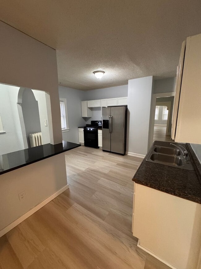 Foto del edificio - 1429 Knox Ave N