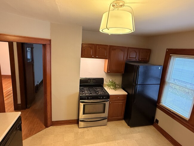 Building Photo - 541 N 62nd St