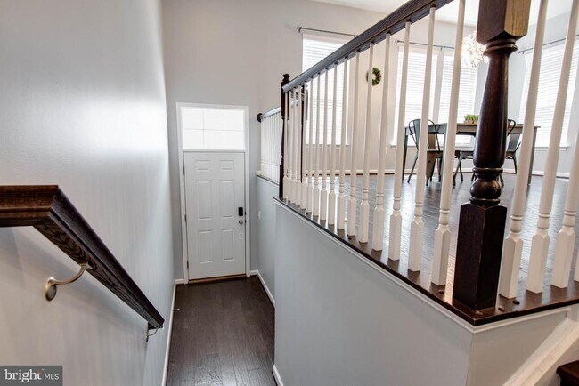 Foto del edificio - 7718 Cresap Ln