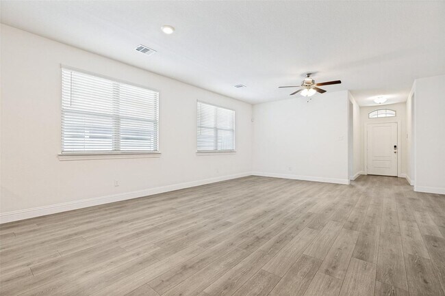 Foto del edificio - 6024 Wildflower Wy
