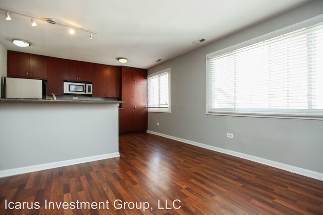 Foto del edificio - 7819 S South Shore Dr