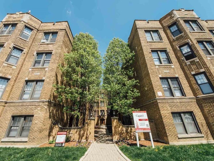 Primary Photo - 2332 W Addison St