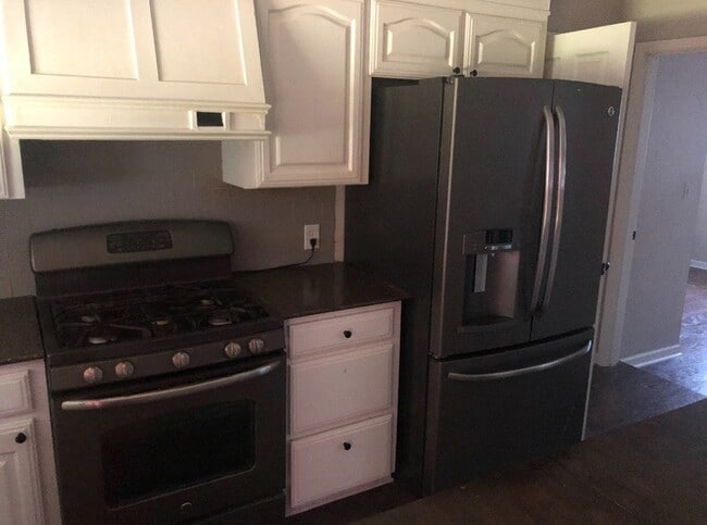 Building Photo - 8132 Hobbs Dr