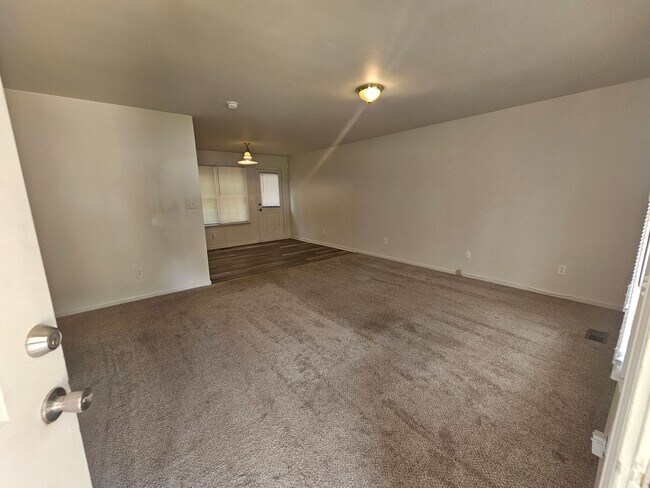 Foto del edificio - Cute duplex in Belmont-