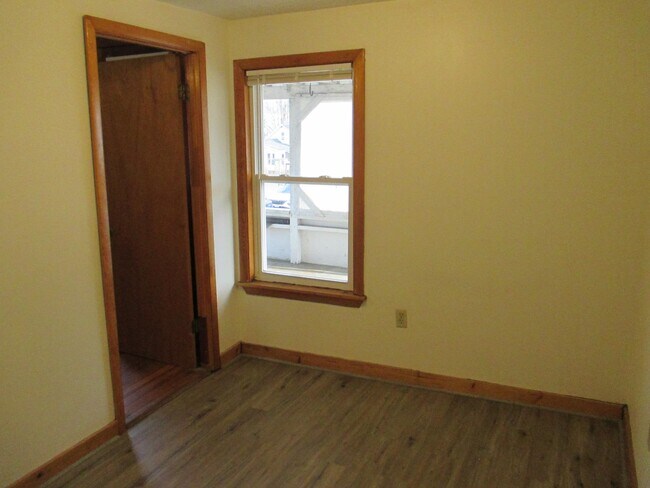 Building Photo - 130 Roxbury St