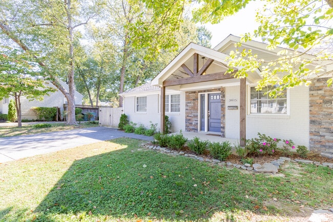 Foto del edificio - 3815 Montclair Dr