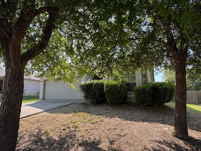 Building Photo - 423 Paddington Dr