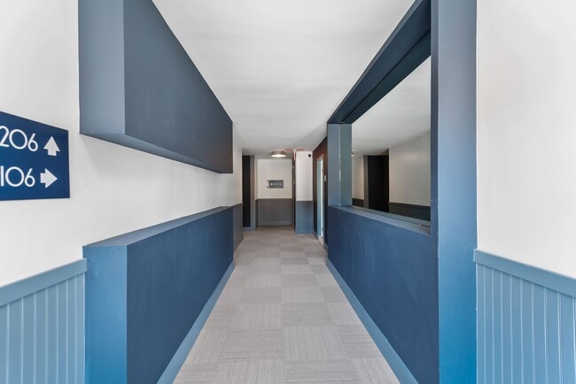 Building Photo - 1546 Bundy Dr.
