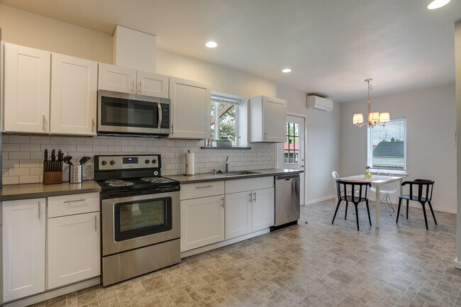 Building Photo - 3901 S Angel Pl