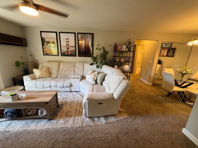 Building Photo - 2701 Somerset Park Cir