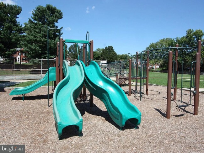 Building Photo - 1583 Doxbury Rd