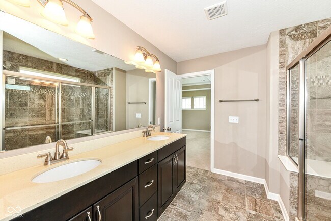 Foto del edificio - 14080 Knightstown Dr W