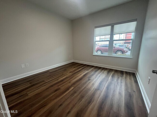 Foto del edificio - 60 Weibel Ave