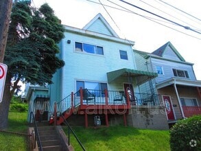 Building Photo - 2314 Wellington St