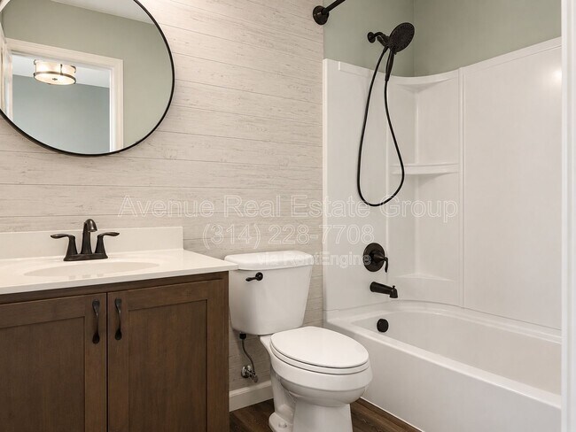 Foto del edificio - 1016 Westlake Village Dr