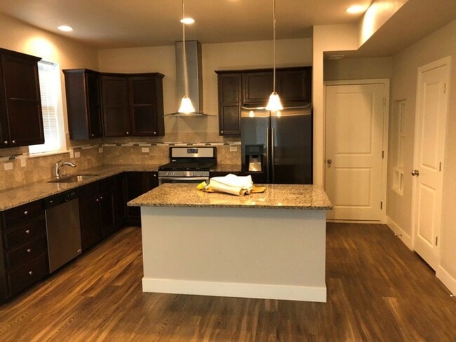 Building Photo - Gorgeous House in Dry Creek Neighborhood!