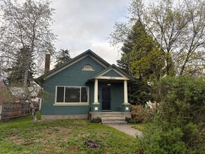 Building Photo - 2802 W Grace Ave